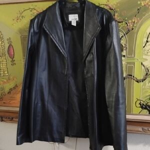 Elegant Black Leather Jacket